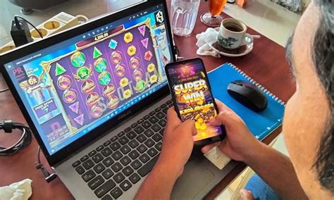 Sertifikat, penghargaan, tanda, atau dokumen yang dipajang di game online judi domino setelah update game Roaming Telkomsel Kepercayaan nomor satu
